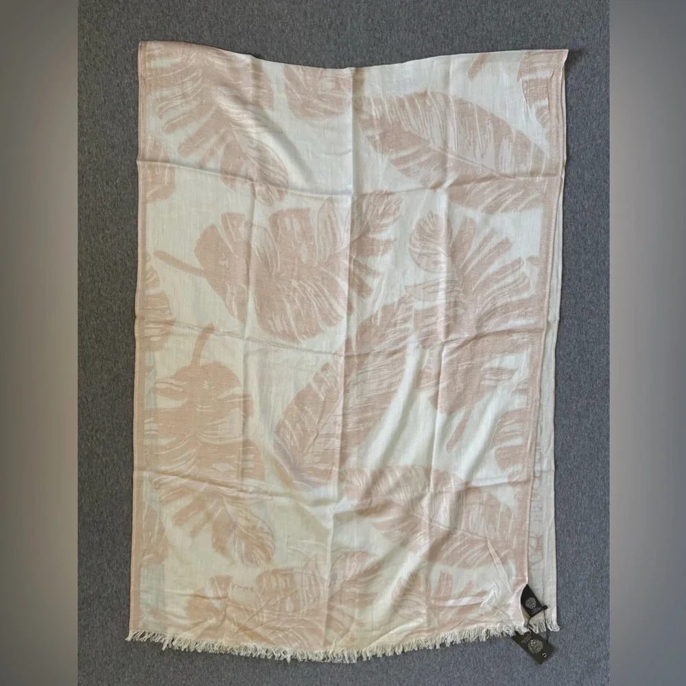 Vince Camuto floral beige lightweight wrap shawl‎ scarf OS NWT